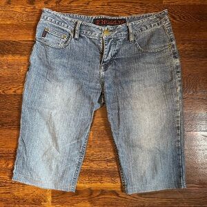 Women’s vintage y2k Mudd Yo! Denim jean shorts mid calf 30 in waist